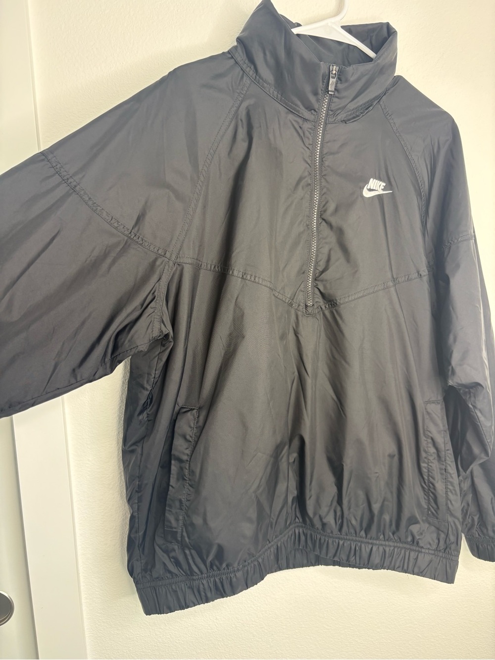 Nike Men’s Black Windbreaker with Packable Hood & Kangaroo Pocket